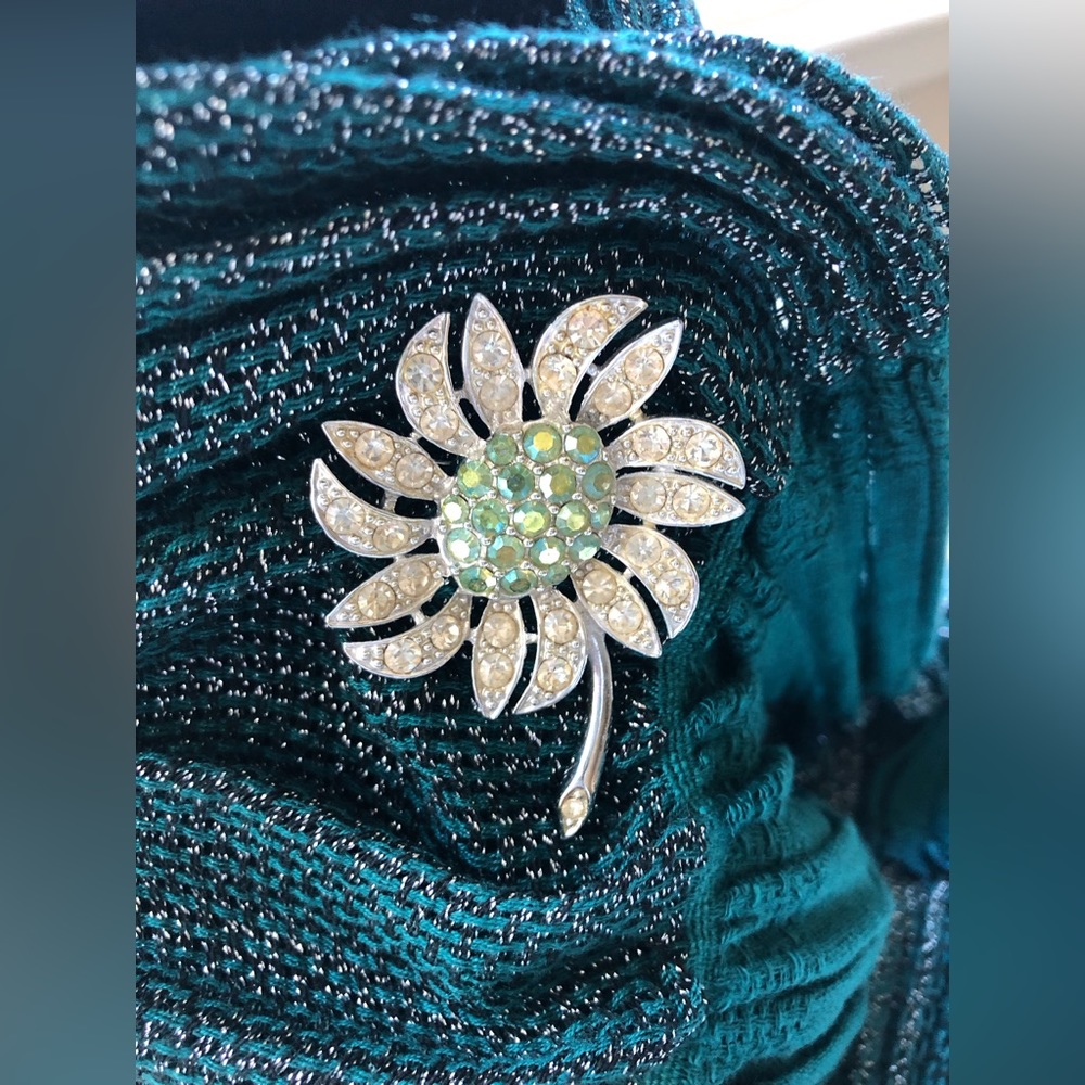 🎉❤️Vintage Sarah Coventry Silver Tone Flower Brooch - Picture 3 of 8